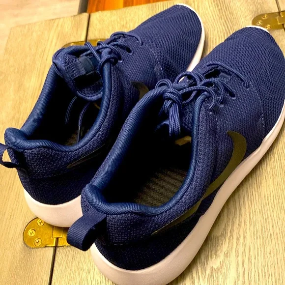 Nike Roshe One "Midnight Navy" Size: M: 10, W: 11 1/2 - Picture 4 of 6